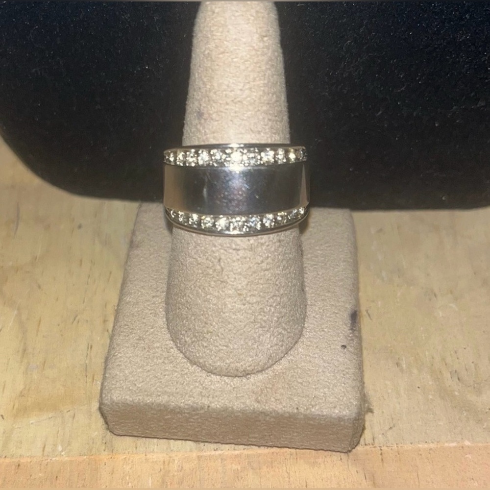 Silver Plated Ring With CZ Diamonds Size 7